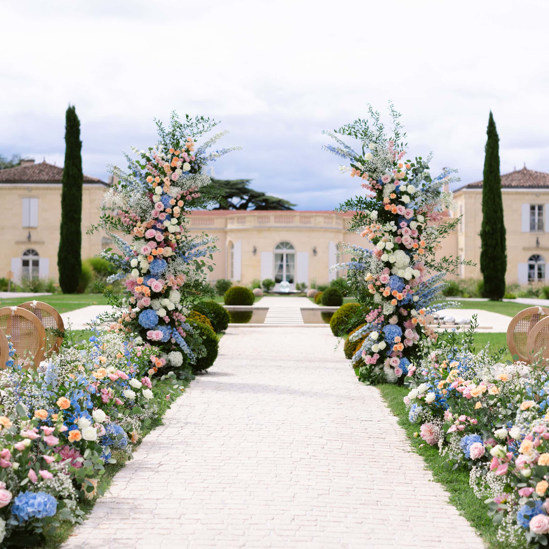 floral-designer-ceremonie-mariage-luxe-colonne-floral