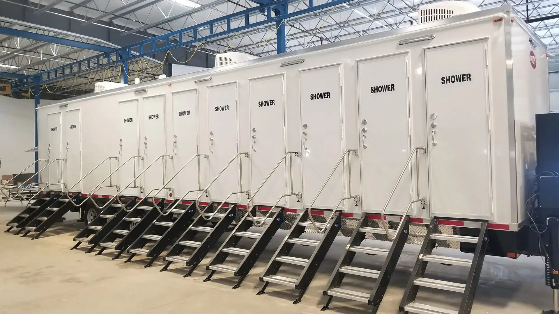 Shower-Trailers-37-10-square
