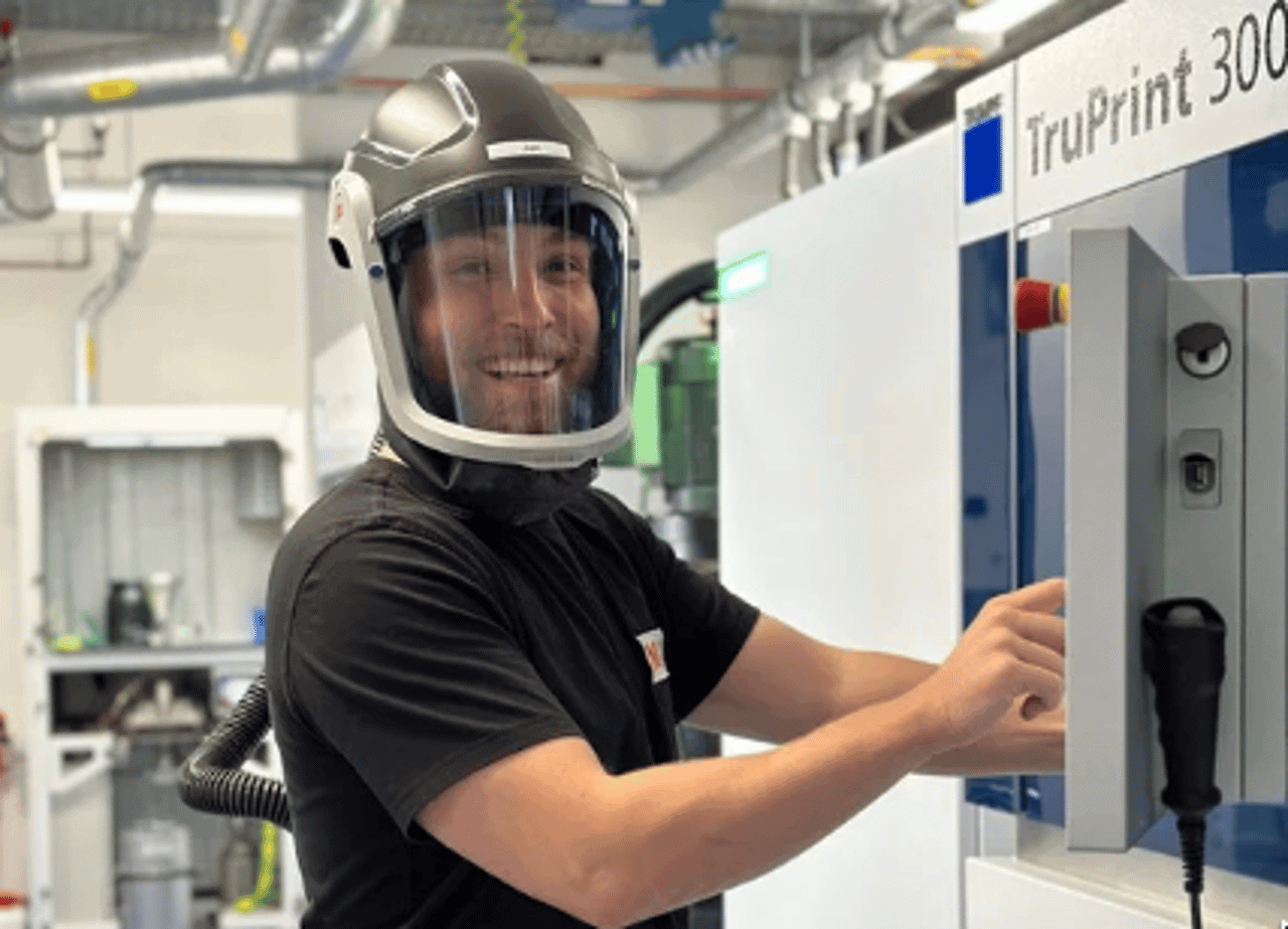 Mitglied der Engineer Alliance in der Produktion eines Industrieunternehmens