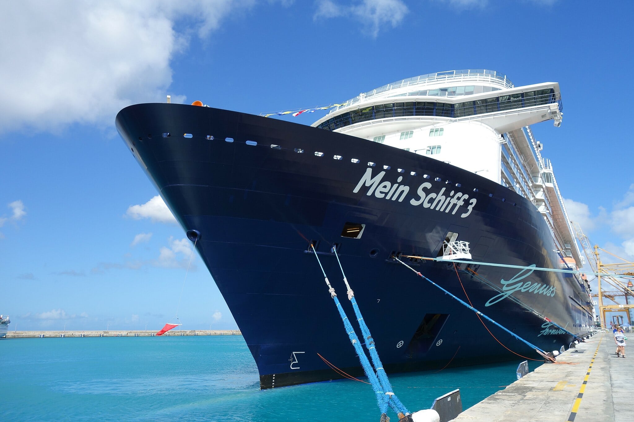 Neugestaltung der Café Lounge an Bord der Mein Schiff 3