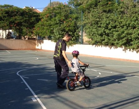 teaching children bicycle riding teaching children bicycle riding with the most professional tools, and with a startupist in pediatric physical therapy