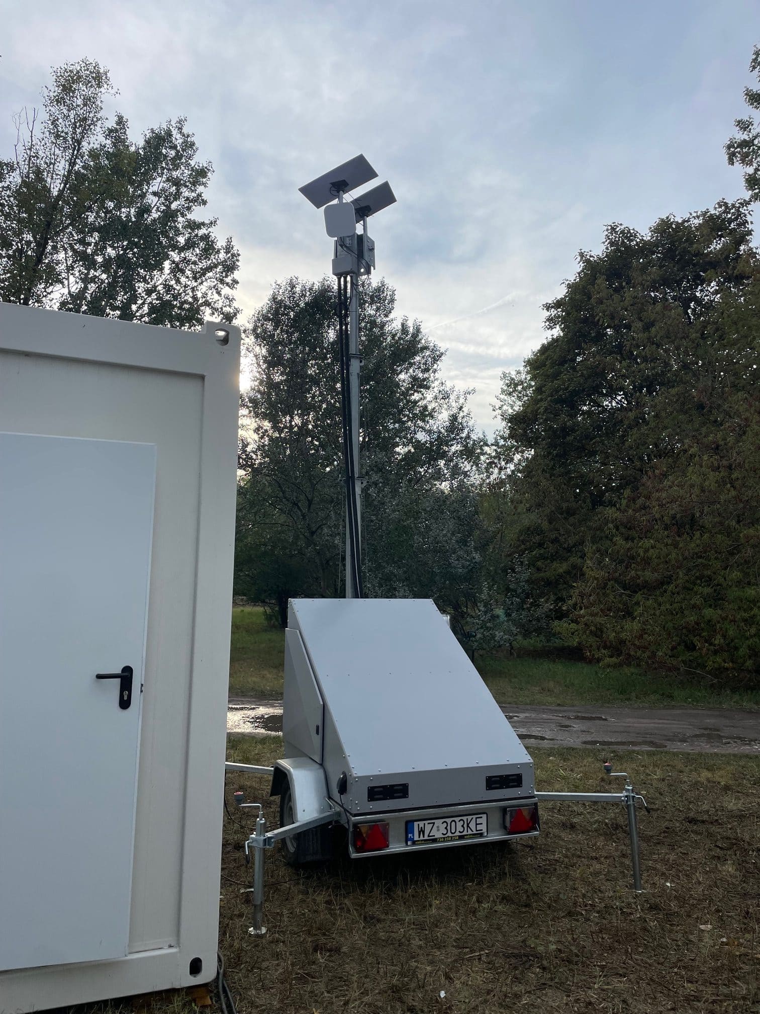 mobilny-maszt-internetowy-warownia-jomsborg