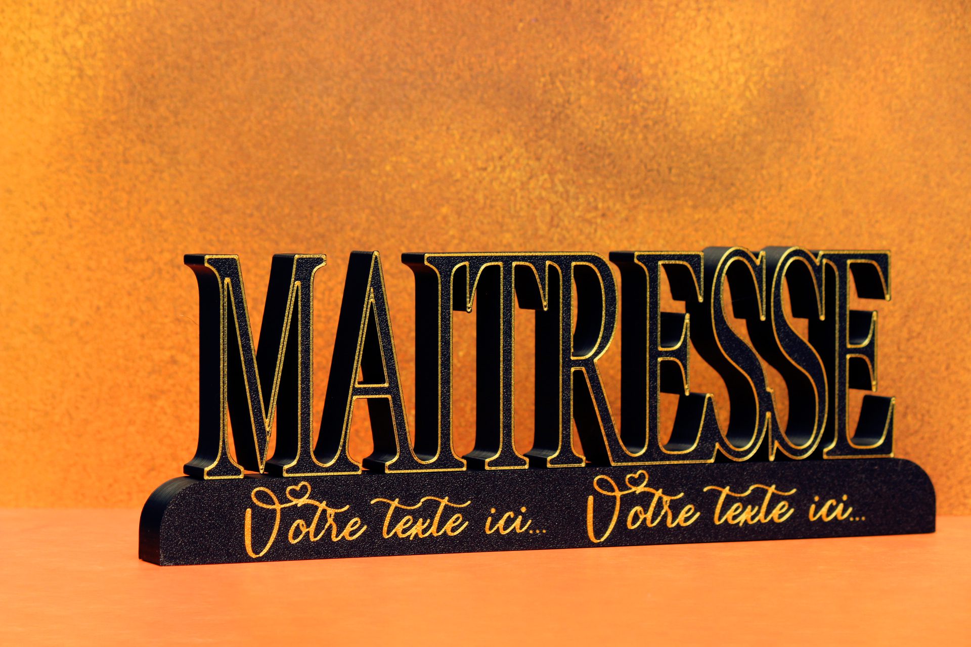 support maîtresse personnalisé avec prénoms en impression 3D