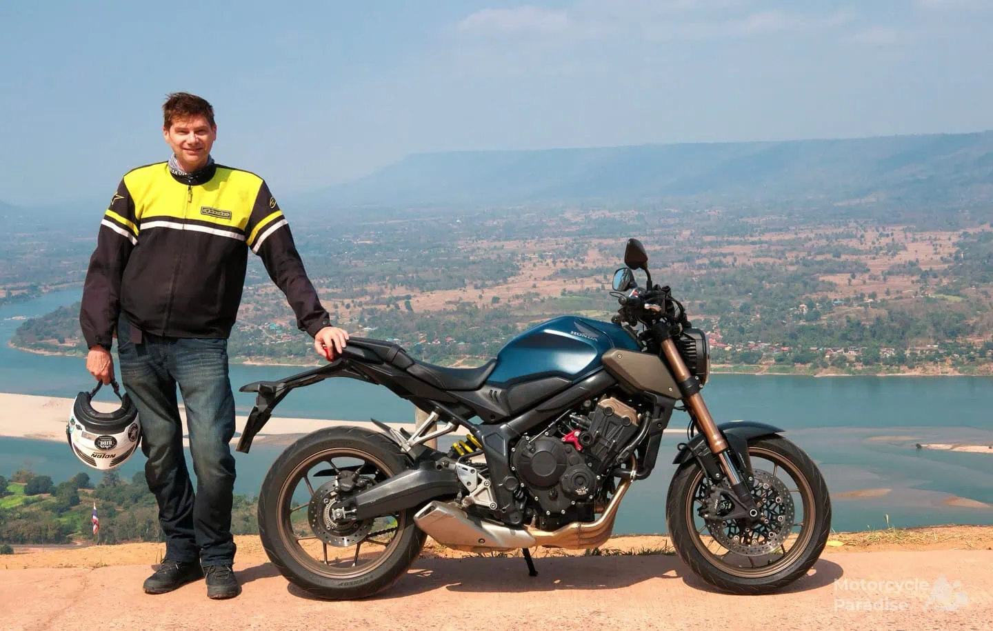 I really must get back to Thailand. Such a nice riding destination and I miss eating Khao Soi very much. Lovely bike the CB650R but not enough leg room for me. #nongkhai #thailandtravel #mekongriver #niceview #riverview #cb650r #hondamotorcyclethailand #motorcycletouring #motorcycletravel #motorcycletrip #motorcycleadventure #motorcycletraveler #solotraveladventures #ridethailand #motorcycletourism #mototravelling