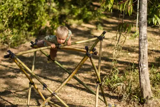 Guia ensina como construir brinquedos com elementos da natureza