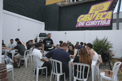 Gibiteca de Curitiba retoma sessões de RPG e reúne fãs da cultura geek aos sábados