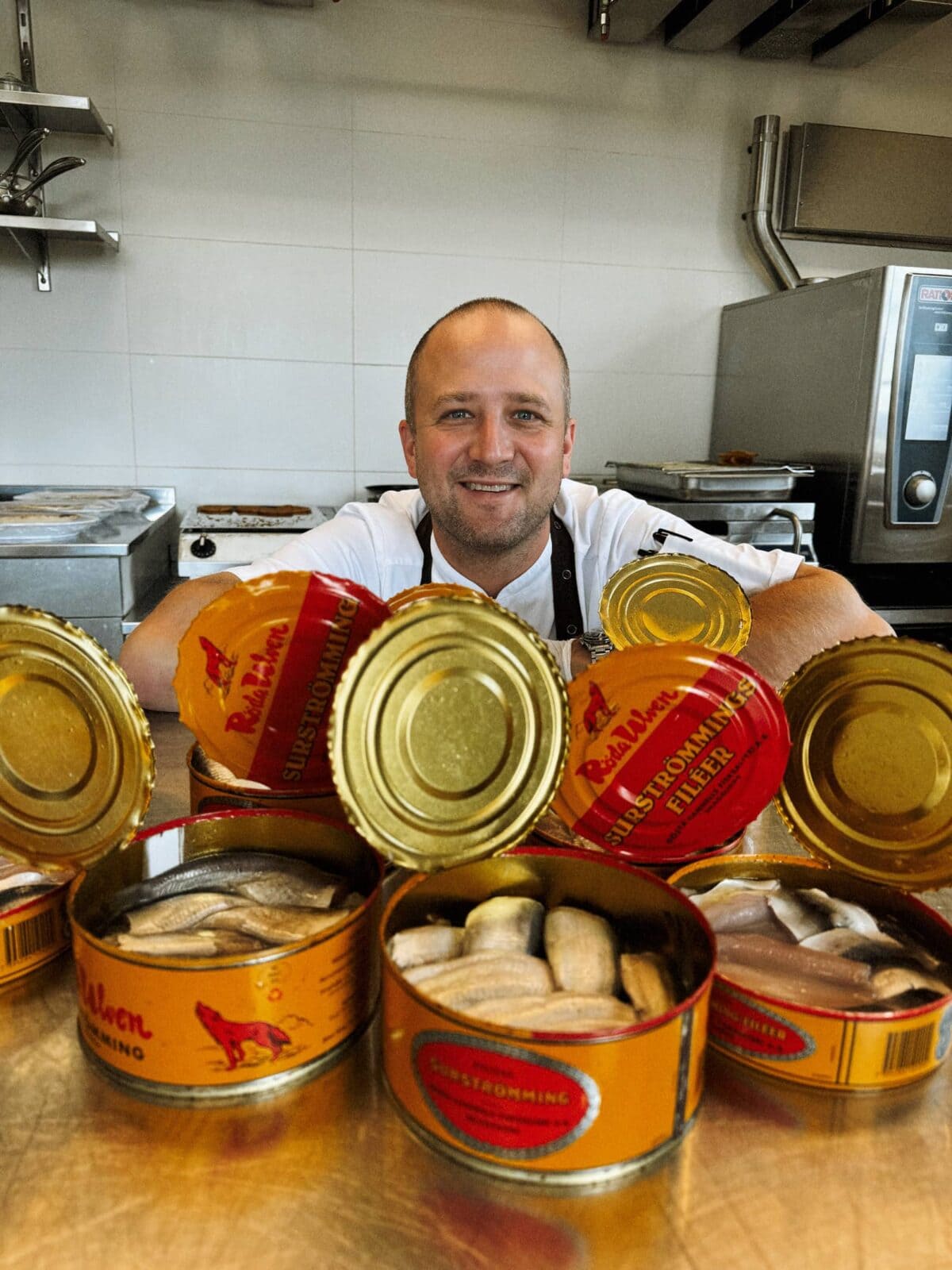 offene Dosen mit Surströmming