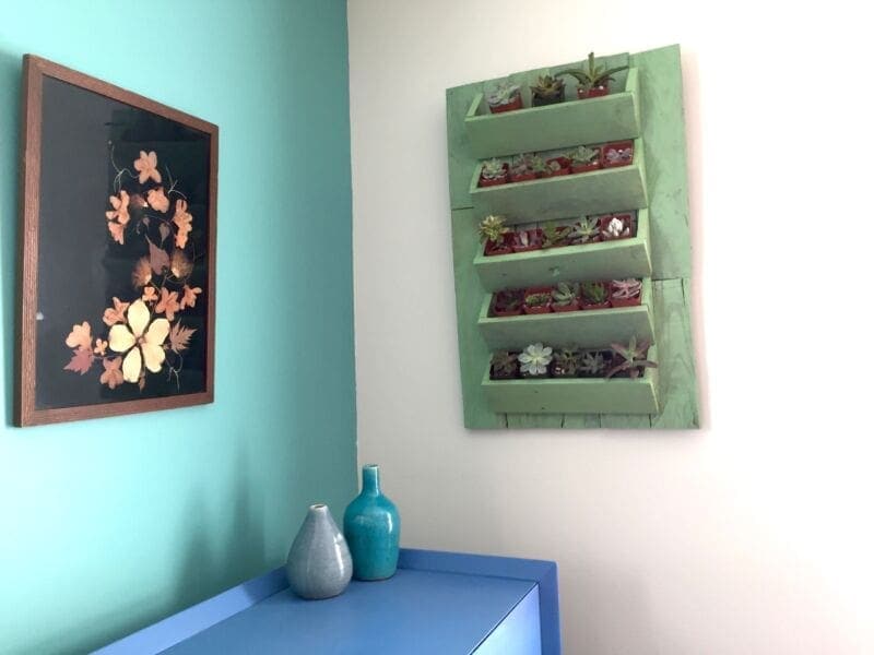 16d Minwax Succulent Pallet Wood Wall Art Top Designers Predict 2022 Interior Design Trends MyFixitUpLife MyFixitUpLife nature interior design trend 2022 decor plants