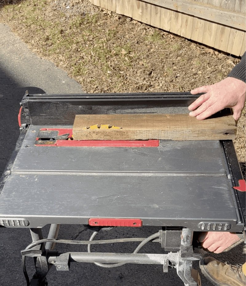 Table saw safety MyFixitUpLife keep hand behind deck How to cut small pieces on a table saw safely MyFixitUpLife MyFixitUpLife how to cut small pieces on a table saw