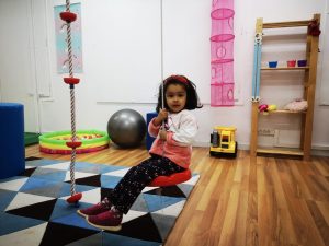 niña rehabilitacion psicomotricidad centro neures
