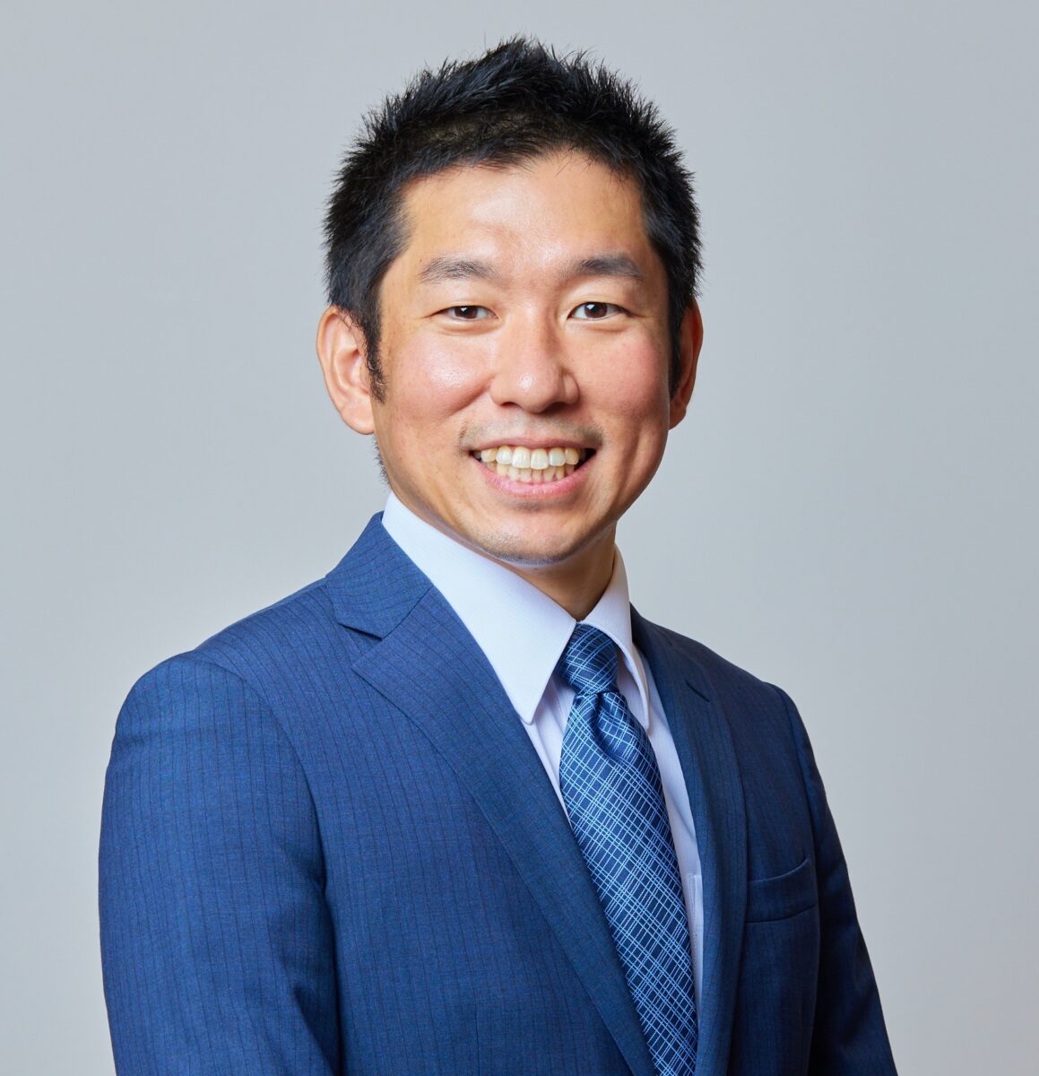 裏野 優也