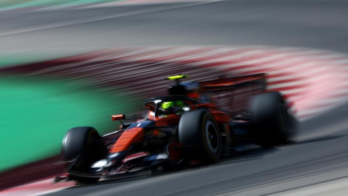 Norris lidera segunda práctica en Barcelona; Checo 20