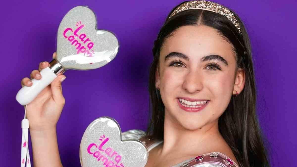 Lara Campos lanza lightstick para concierto en Auditorio Nacional