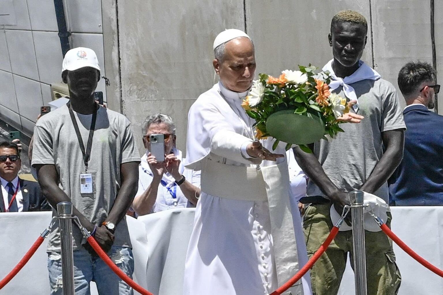 Papa León XIV critica muertes de migrantes en mares europeos