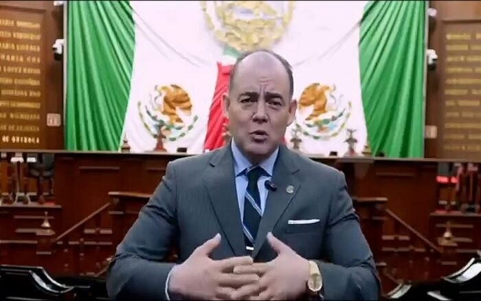 Presidente del Congreso de Michoacán pide disculpas por narcocorrido