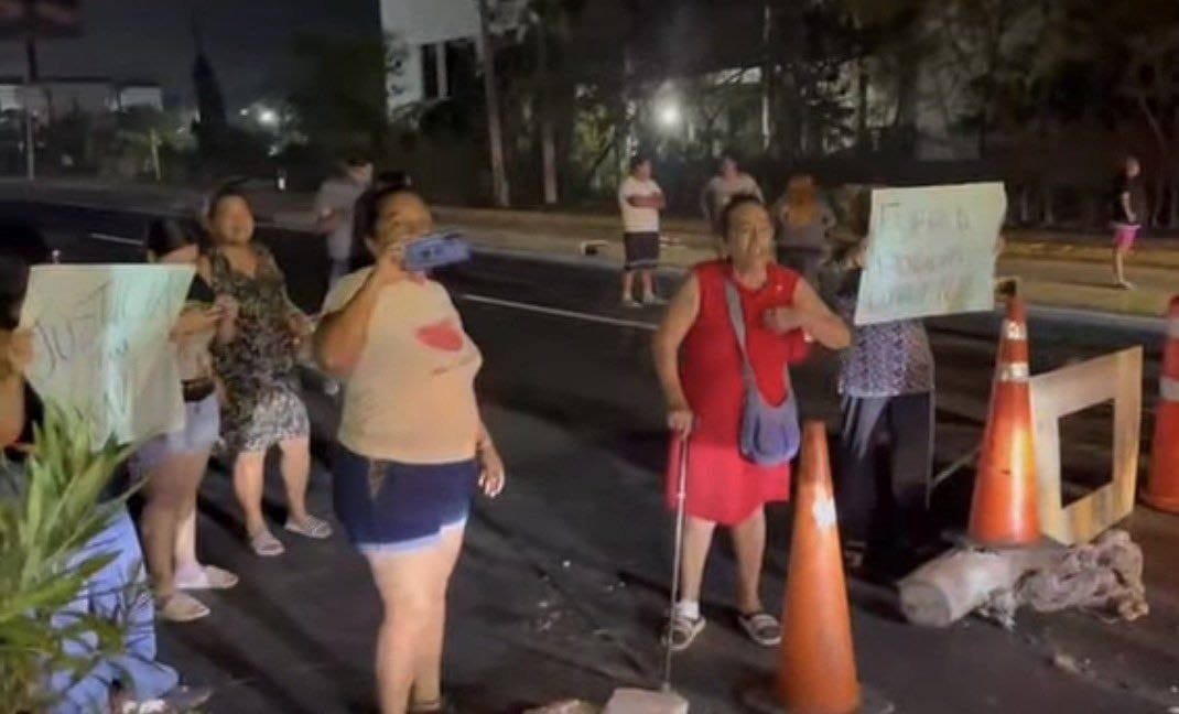 Habitantes bloquean Colosio por detención arbitraria
