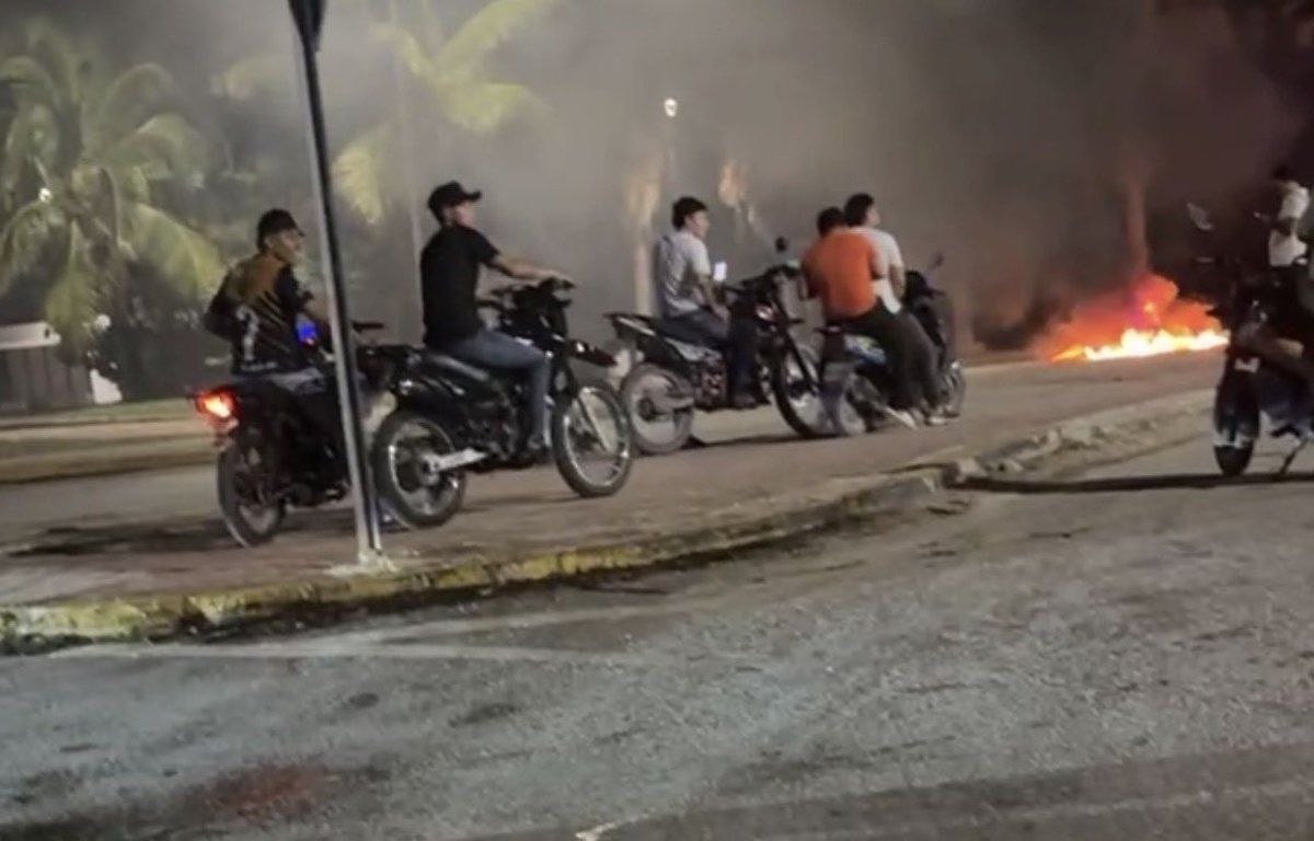 Habitantes bloquean Colosio por detención arbitraria