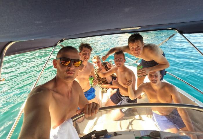 speedboat tour