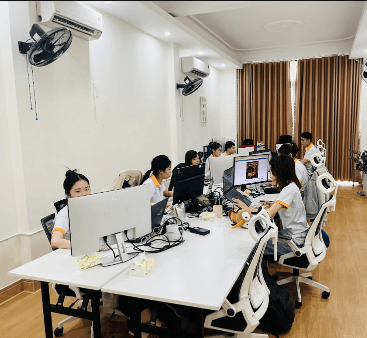 Đội ngũ marketing OUTFIZ
