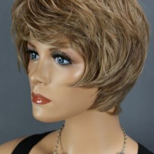 Krátká dámská paruka Sirvio