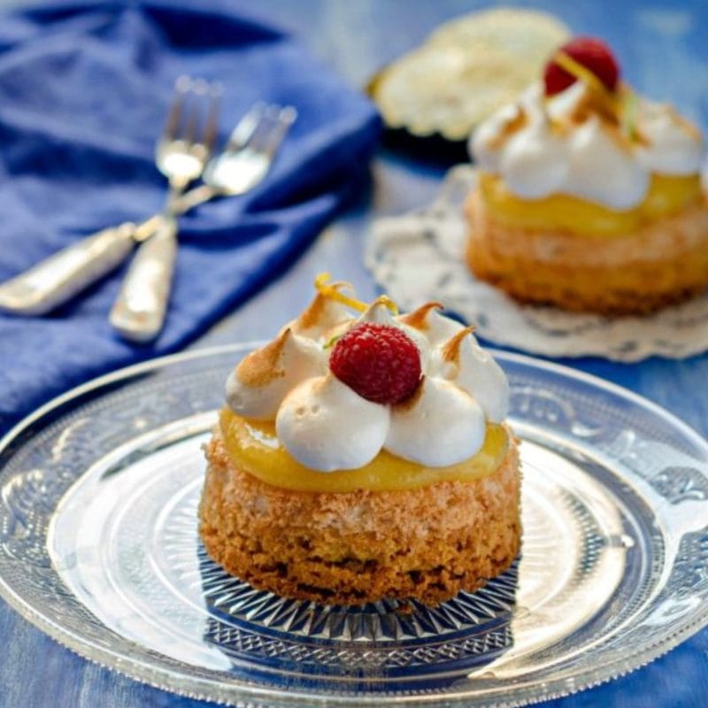 Mini tarte cu lamaie si cocos