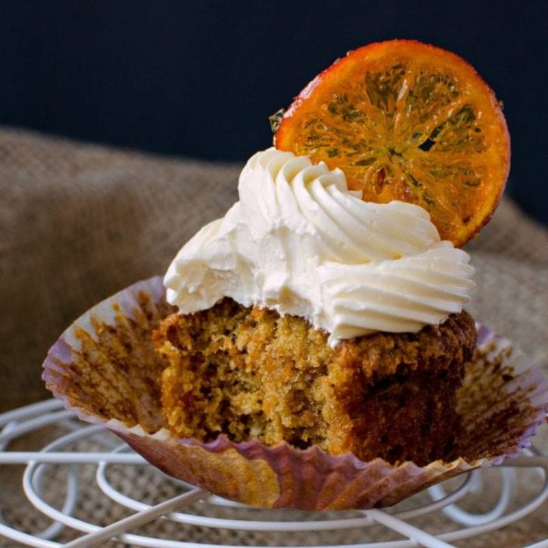 Cupcakes cu morcov si unt caramelizat