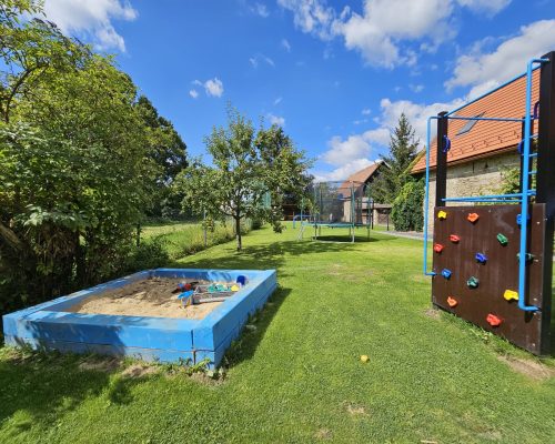 Penzión pod Kriváňom_Detské ihrisko5