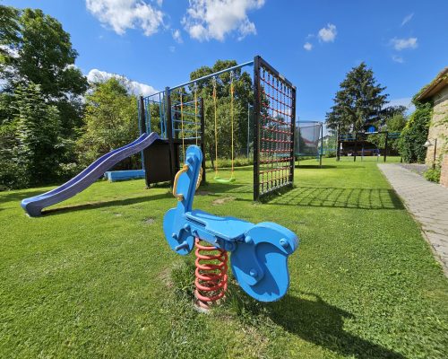 Penzión pod Kriváňom_Detské ihrisko6