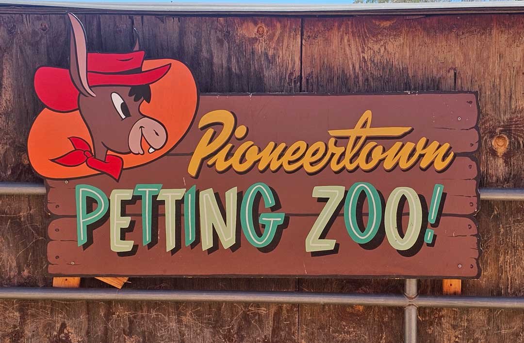 Pioneertown Petting Zoo