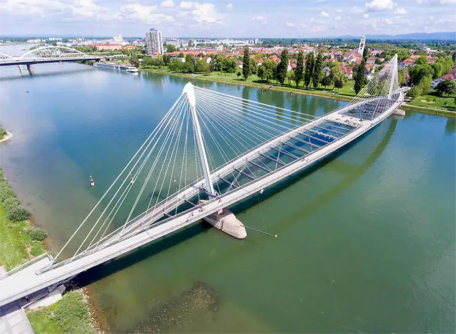 passerelle des deux rives prise de vue par drone strasbourg et khel