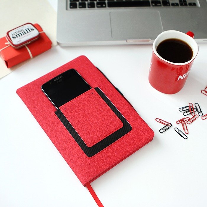 Agenda con porta celular y cafe negro