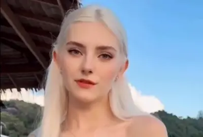 คลิป Onlyfans สุดเร่าร้อนของ Eva Elfie ดาวโป๊ตัวท็อป โชว์ลีลาสุดแซ่บกลางระเบียงรีสอร์ทหรู เปิดเกมรุกก่อนขึ้นขย่มเต็มแรง เสียงครางสะท้าน