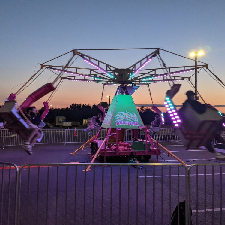 Ballistic Swing Carnival Ride Ballistic Swing Carnival Ride