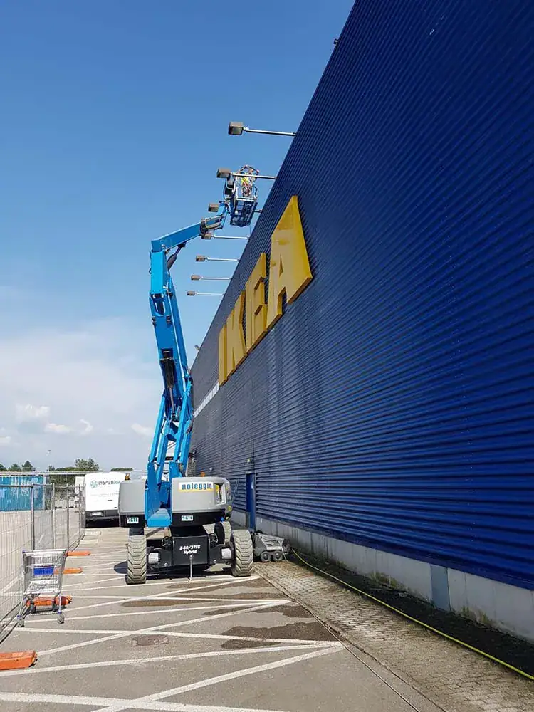 Tinteggiatura-esterno-facciata-metallo ikea