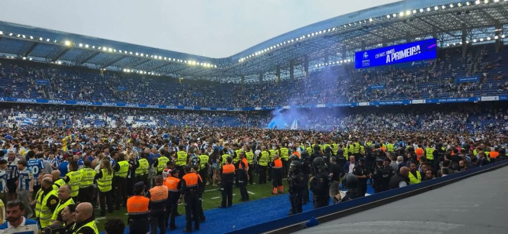 Colaboración no dispositivo de seguridade do encontro que se celebrou no Estadio Abanca-Riazor entre o RC Deportivo da Coruña e o UD As Palmas