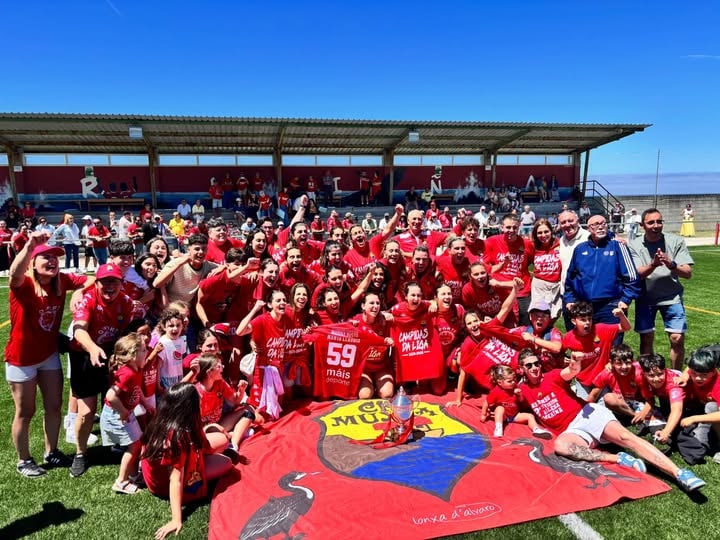 Felicitación ao equipo feminino do Club de Fútbol Muxía