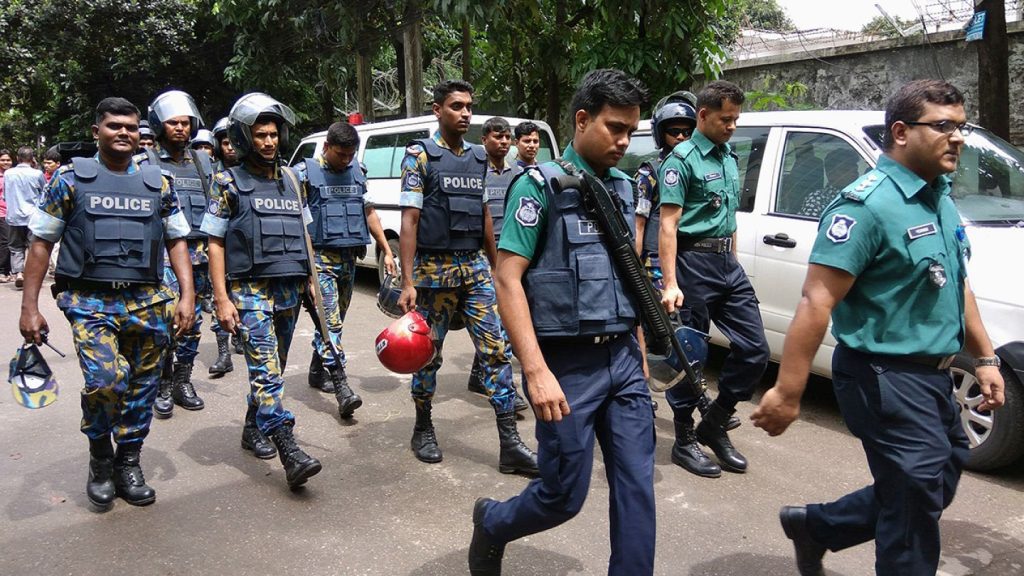 কর্মস্থলে ফিরতে শুরু করেছে পুলিশ