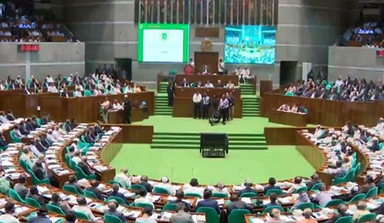জাতীয় সংসদে পাস ৯ লাখ ৩৮ হাজার কোটি টাকার বাজেট