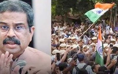 শিক্ষামন্ত্রীর পদত্যাগের ঘোষণা, মোদীর কাছে পাঠালেন পদত্যাগপত্র
