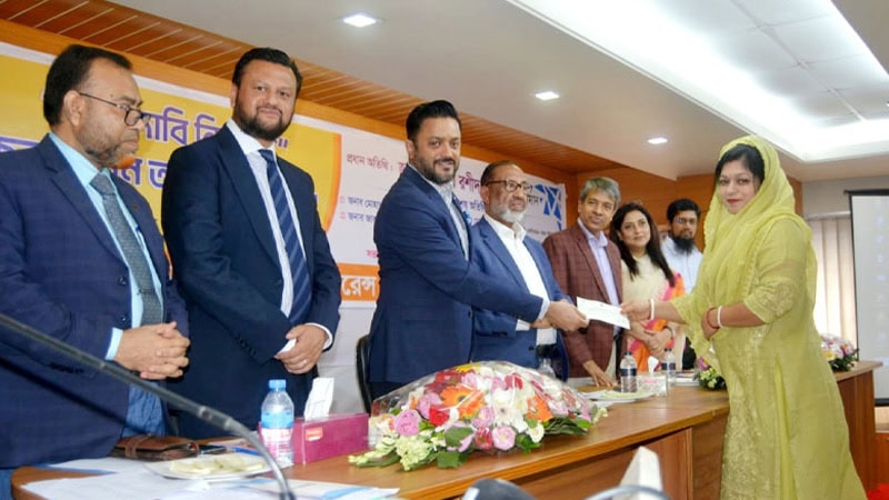 প্রগ্রেসিভ লাইফের ৭ কোটি টাকার বীমা দাবি পরিশোধ