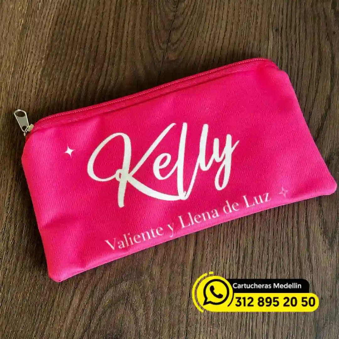 Cartuchera personalizada con nombre en medellin
