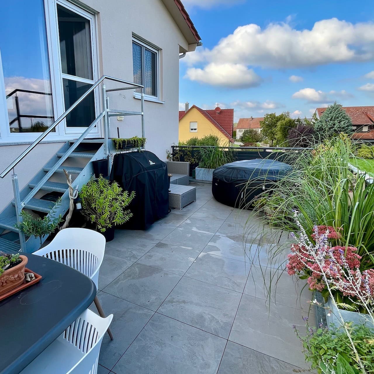 Terrassenplatten verlegt