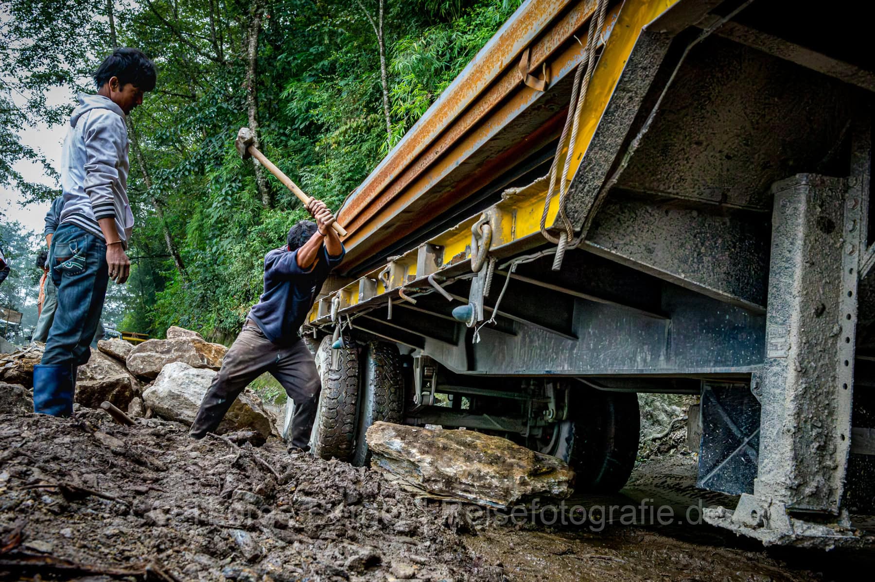 Bhutan-2012-3437-Verbessert-RR-2