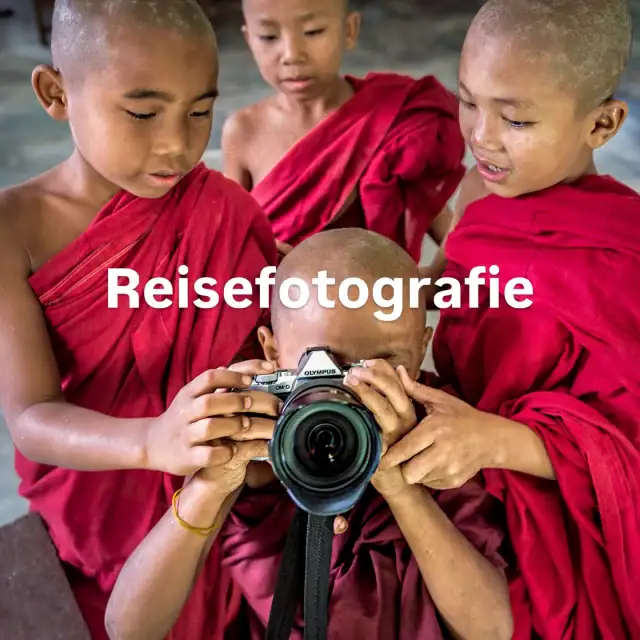 Reisefotografie kann so viel sein!
Aber wie schaffen wir es, das, was wir auf unseren Reisen erlebt haben — die Begegnungen und die Gefühle, die wir hatten — in einem Bild zu erzählen?  In meinen Fotoworkshops und Seminaren geht es darum, was wir tun können, um diesem Ziel möglichst nahe zu kommen.  Die nächsten Termine:
14.03.26	 CH-Bern
15.03.26	 CH-Zürich
28.03.26 D-Schwarz
31.05.26	 D-Zingst
23.09.26 D-Bonn
24.09.26 D-Düsseldorf
06.11.26 D-Ulm
14.11.26 D-Worms
15.11.16 D-Erlangen
02.12.16 D-Münster
06.12.26 D-Stuttgart  Und ab 31.08.26 die Masterclass Reportagefotografie online!  Alle Infos unter www.Reisefotografie.de  #reisefotografie #fotoworkshops #gbv_vortraege #reisereportage #mrjangear