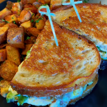 Coffee, breakfast & lunch made fresh daily.