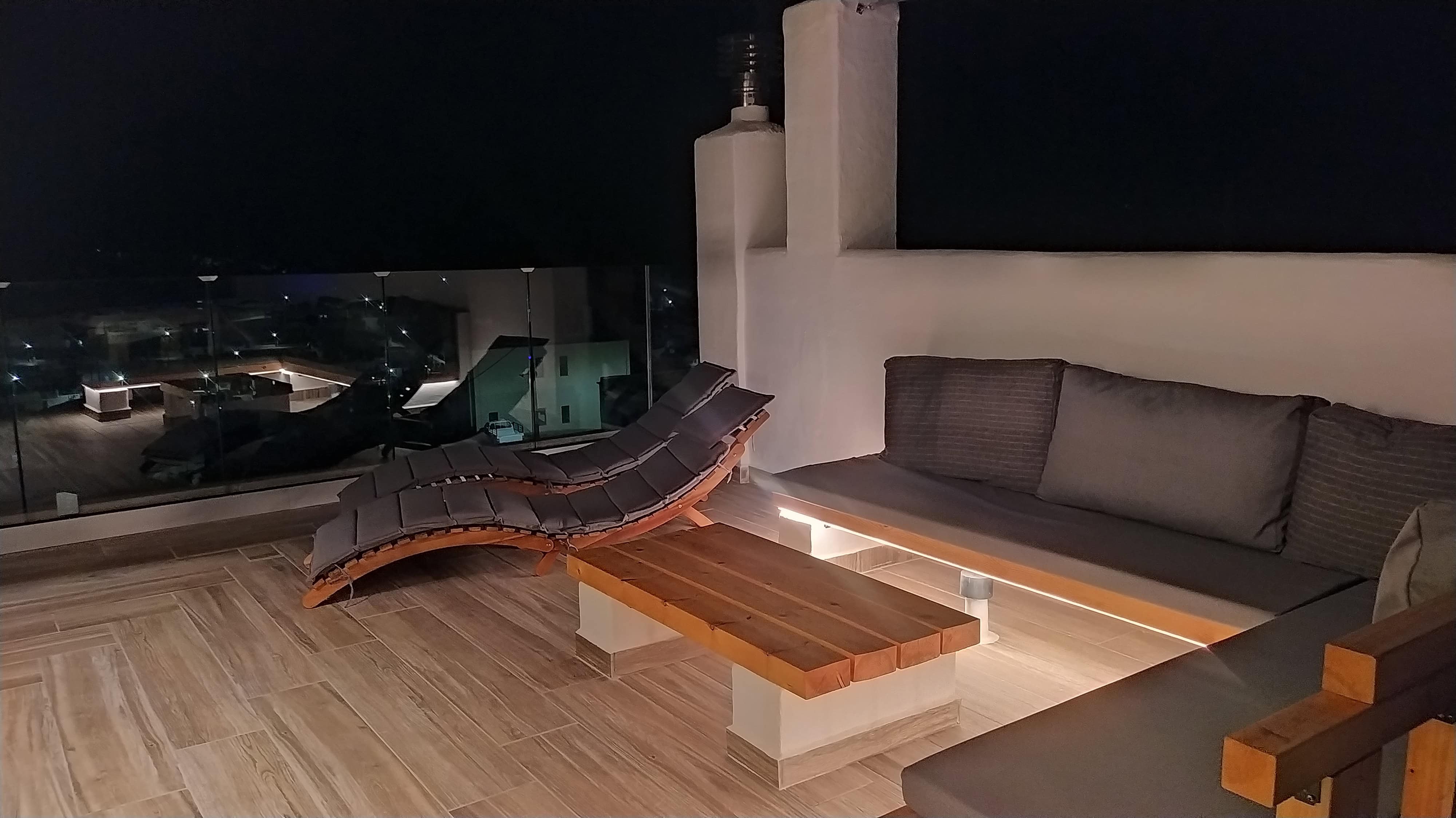 apartment with rooftop jacuzzi and mountain view in Embonas