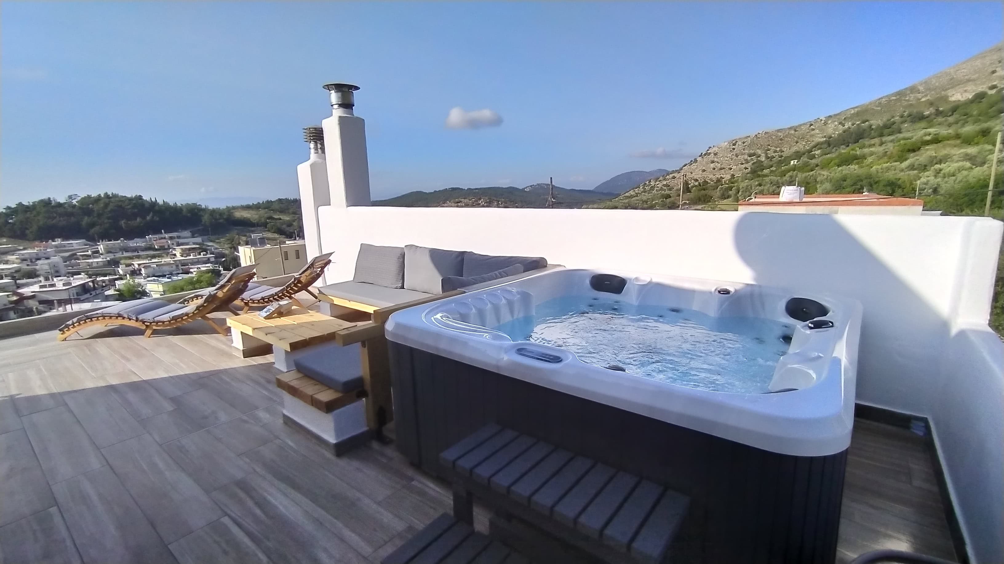 Apartment with rooftop jacuzzi and mountain view in Embonas Rhodes
