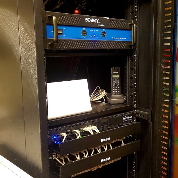 Rack with net and sound