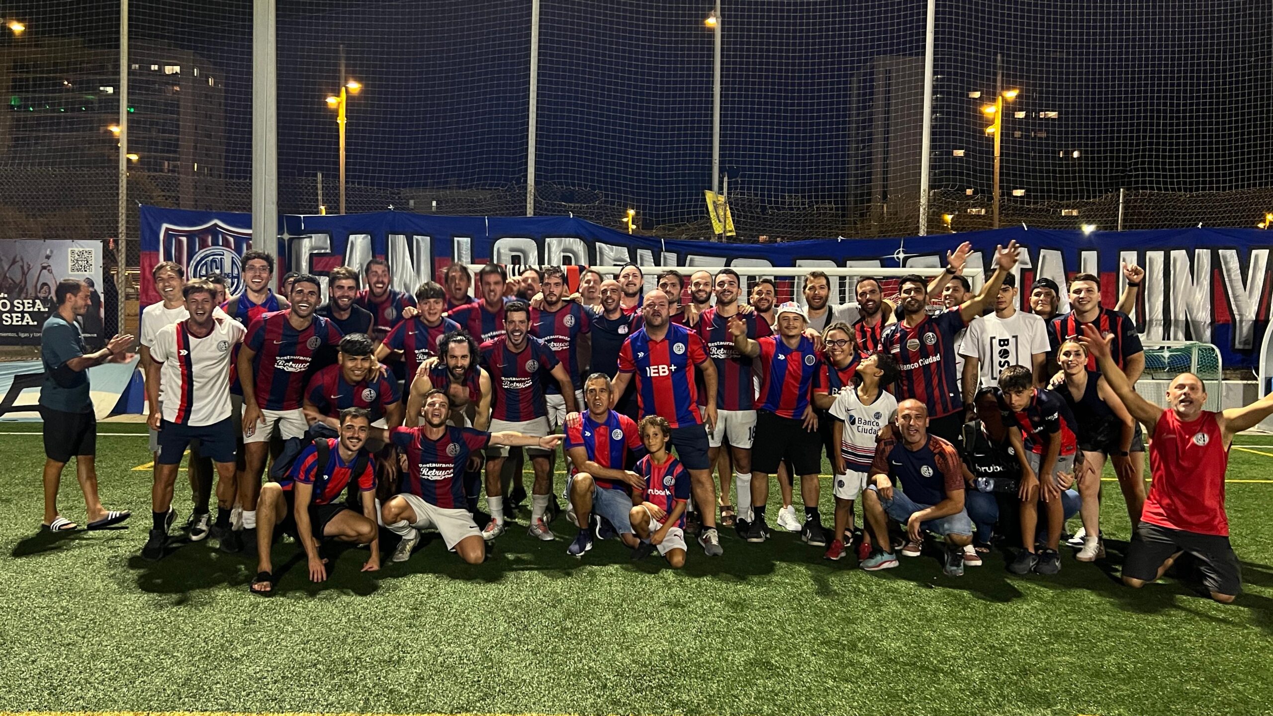 Cuervos de Catalunya campeones del fútbol argentino en Barcelona