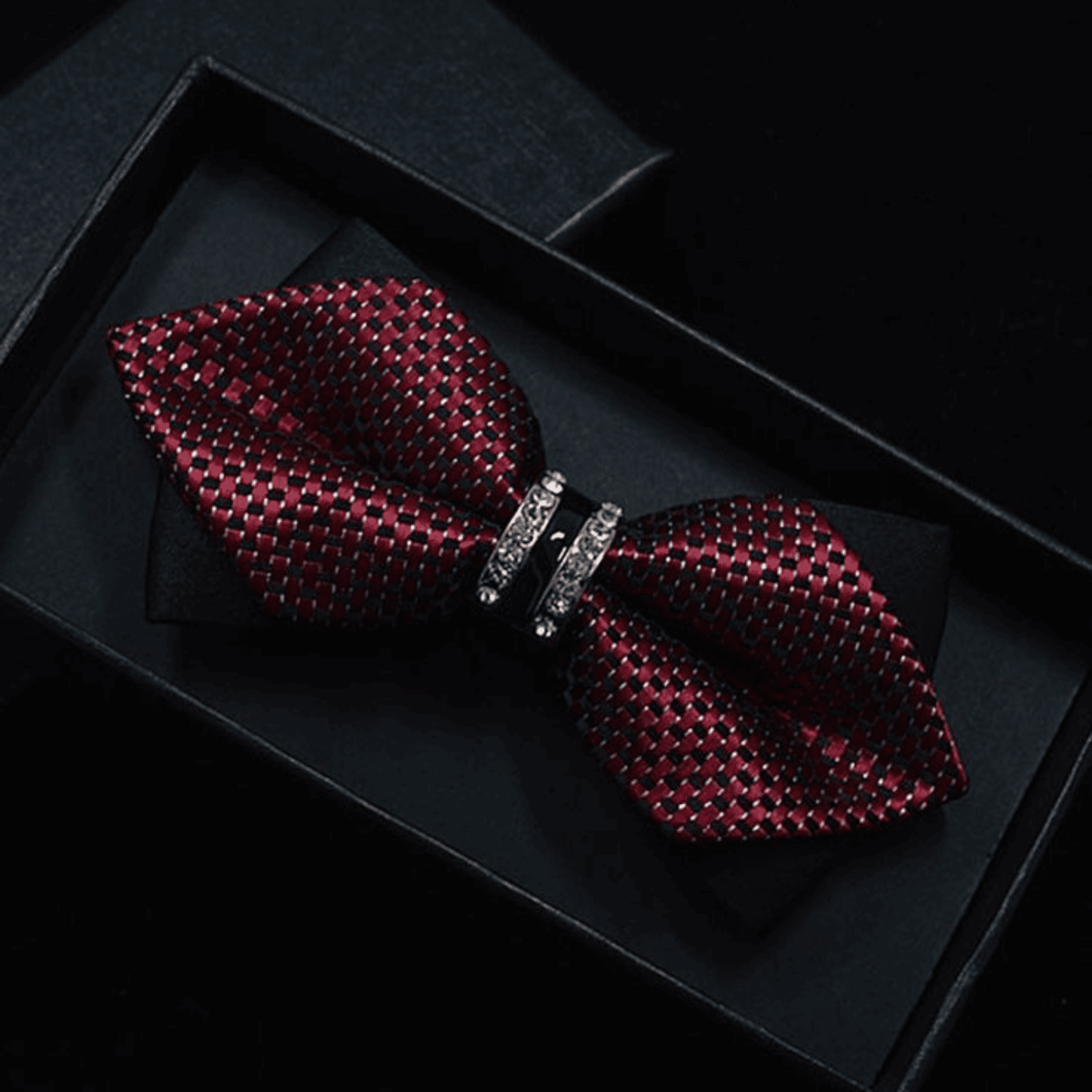 BUTTERFLY BOW TIE